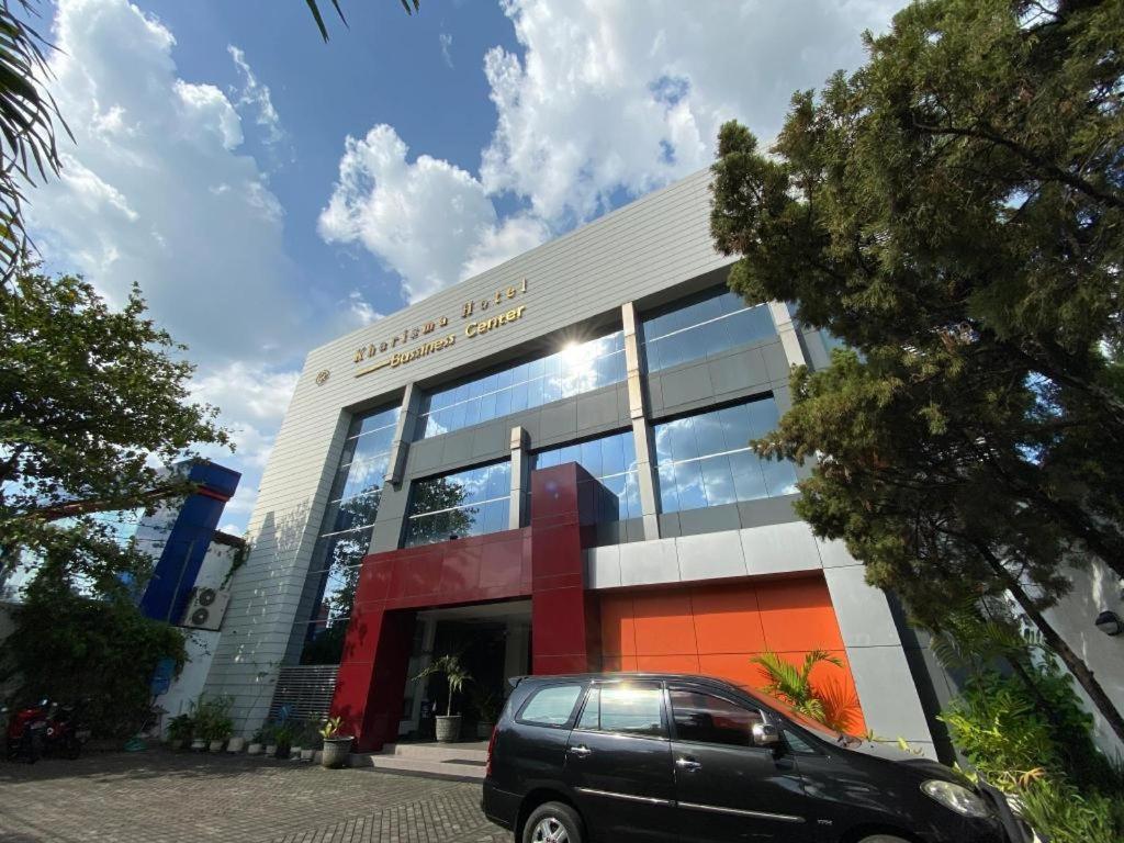 Kharisma Hotel Madiun Exteriör bild