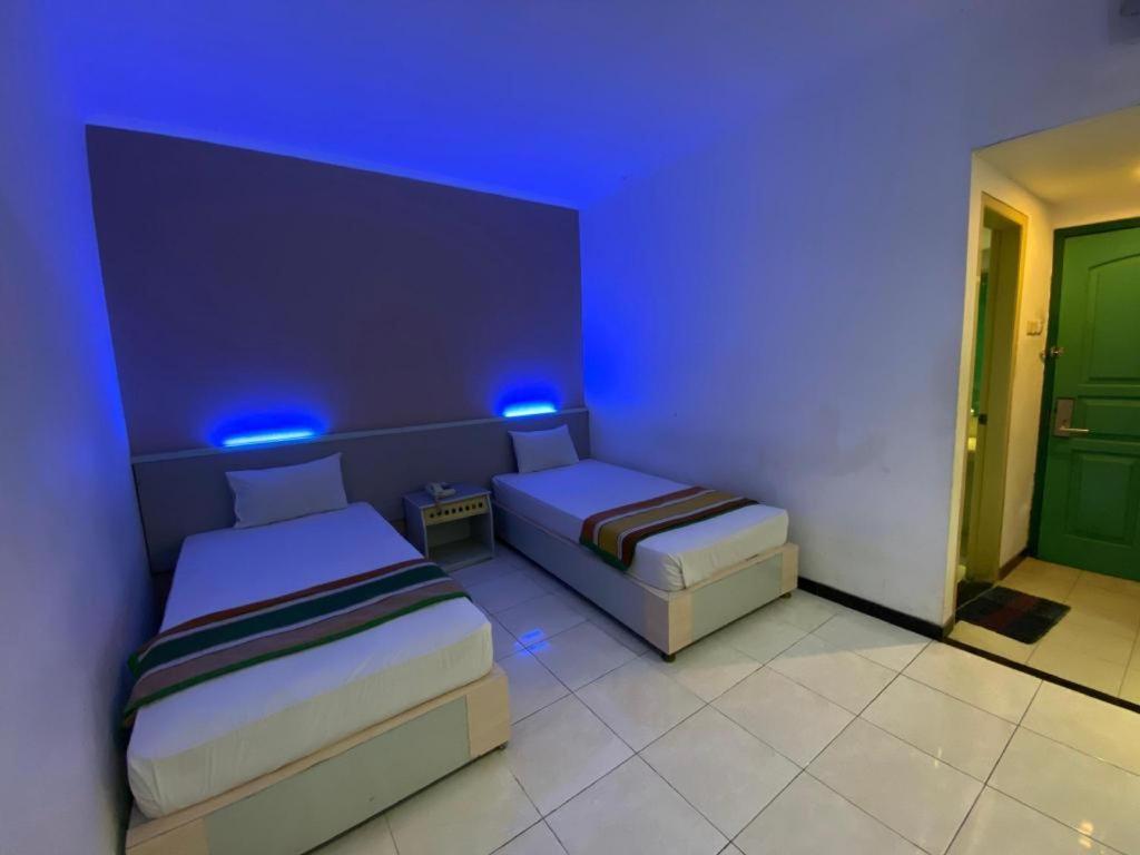 Kharisma Hotel Madiun Exteriör bild