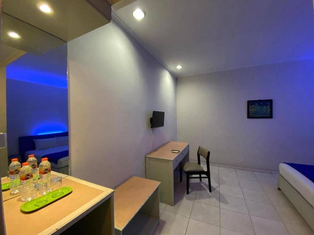 Kharisma Hotel Madiun Exteriör bild