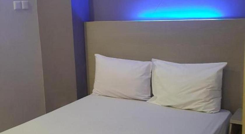 Kharisma Hotel Madiun Exteriör bild
