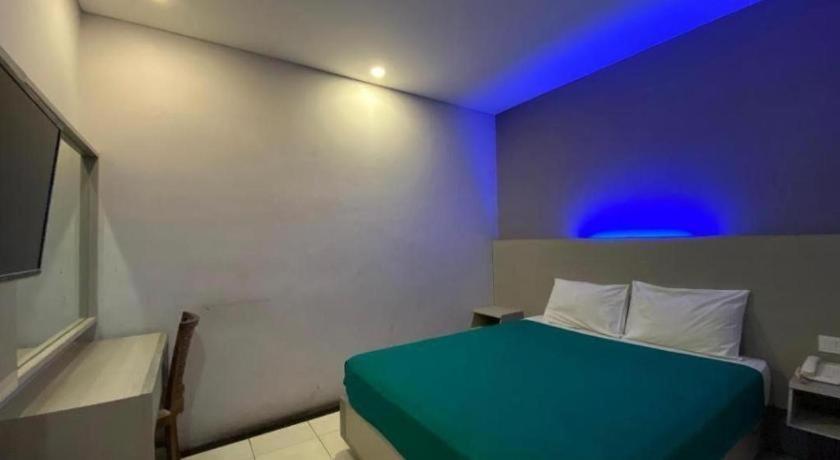 Kharisma Hotel Madiun Exteriör bild