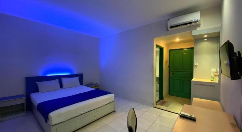 Kharisma Hotel Madiun Exteriör bild