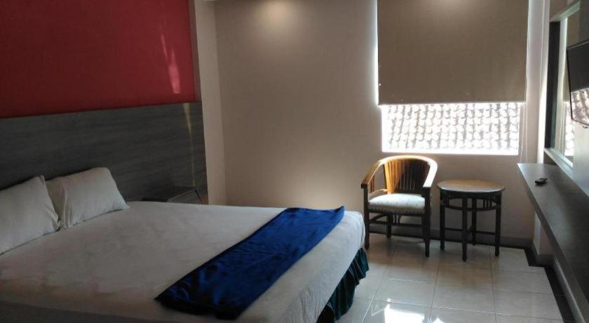 Kharisma Hotel Madiun Exteriör bild