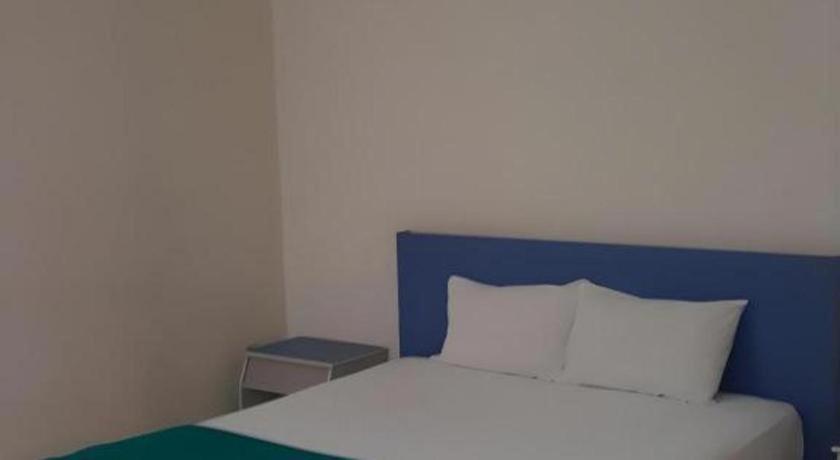 Kharisma Hotel Madiun Exteriör bild